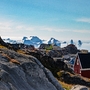 Die Schönheit der Kolonialhäuser und der Eisfjord in Ilulissat, Grönland